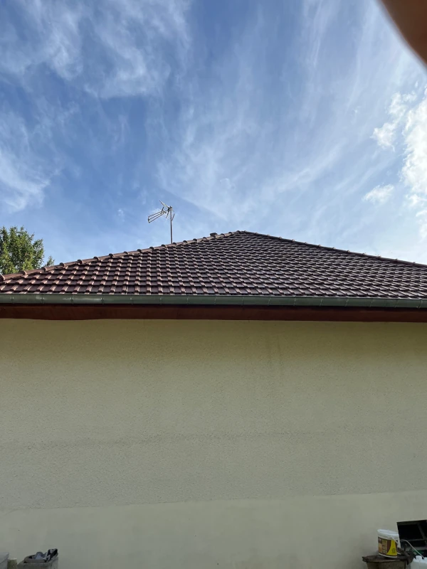 Démoussage toiture à Saint-Fargeau-Ponthierry